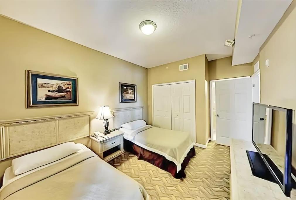 Entire Rental 3-Br Minutes From Disney X8 Hot Tub Apartment 2204 Orlando Exteriér fotografie