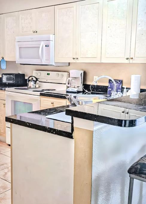 Entire Rental 3-Br Minutes From Disney X8 Hot Tub Apartment 2204 Orlando Exteriér fotografie